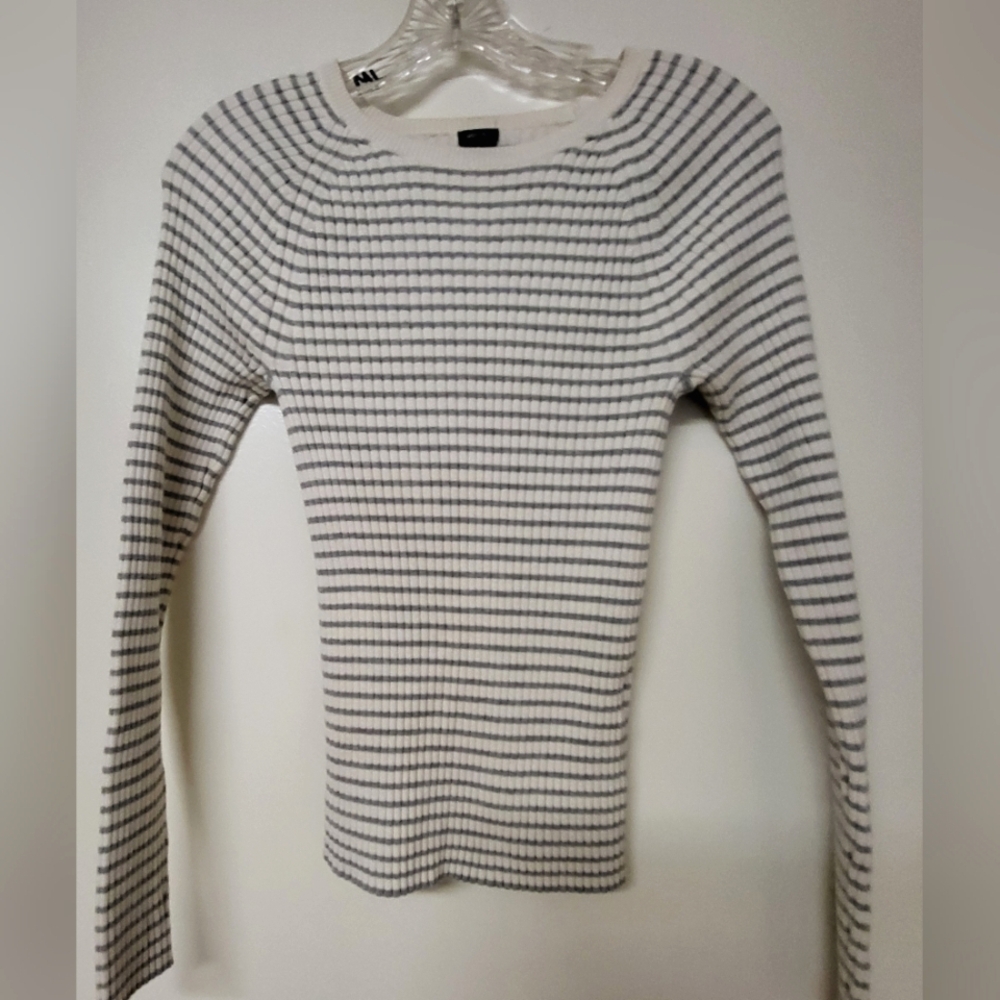 GAP Ribbed White and Grey Striped Top